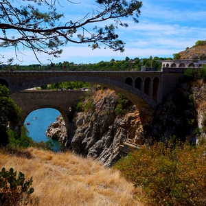 Deux ponts dont le Pont du Diable enjambant une rivière - France  - collection de photos clin d'oeil, catégorie paysages
